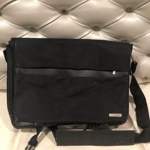 Belkin laptop shoulder bag